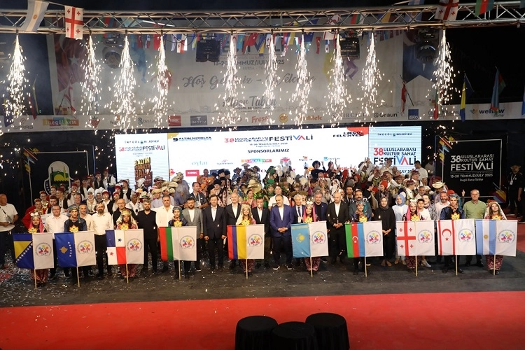 Bursa İnegöl’de Altın Mobilya KKTC’nin