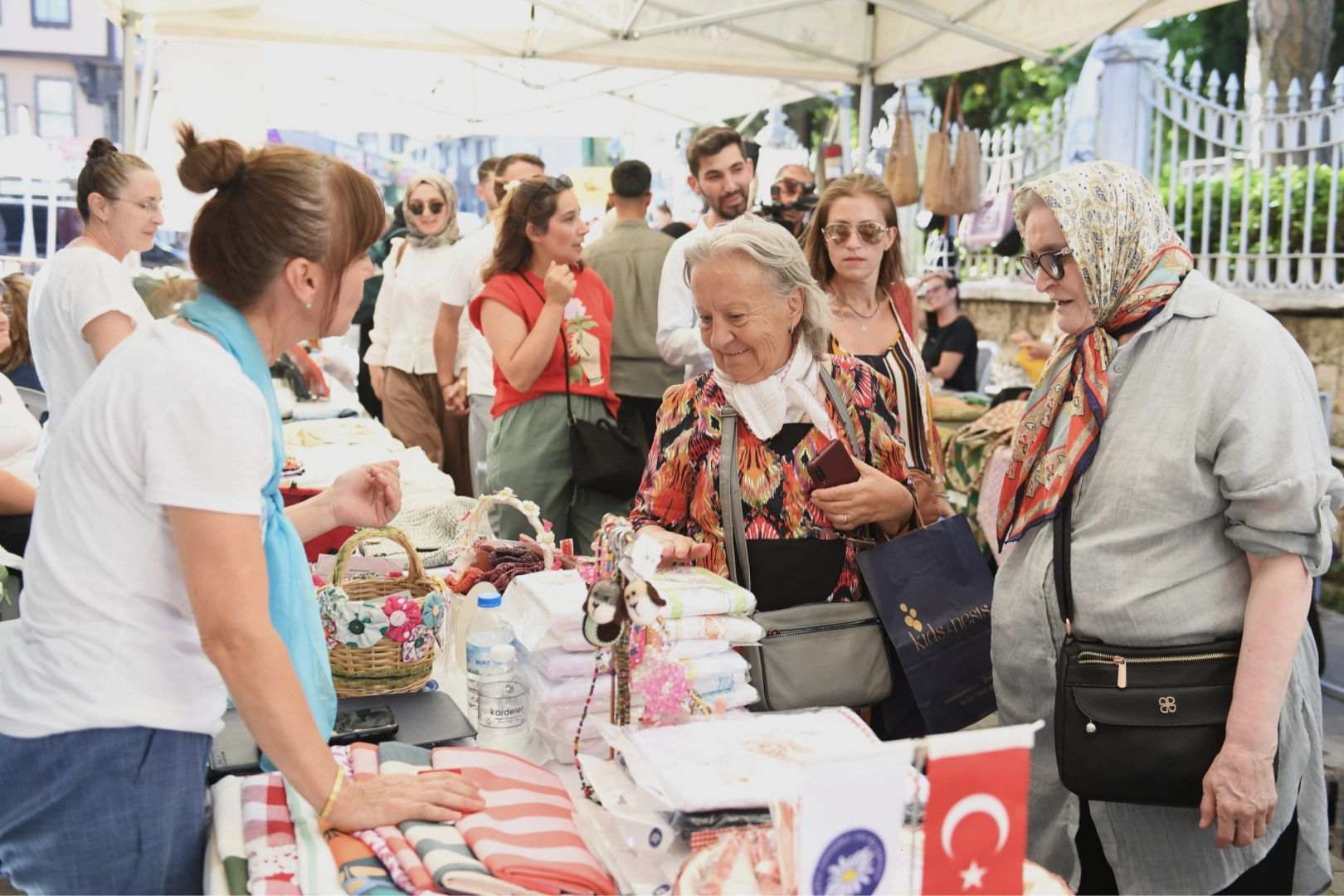 Bursa Osmangazi’de üreten kadınlara özel sokak