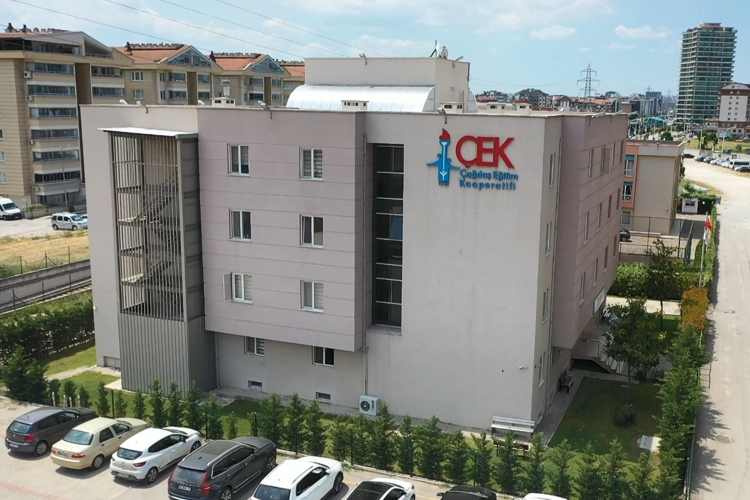 ÇEK, tam bursluluk programını hayata geçiriyor