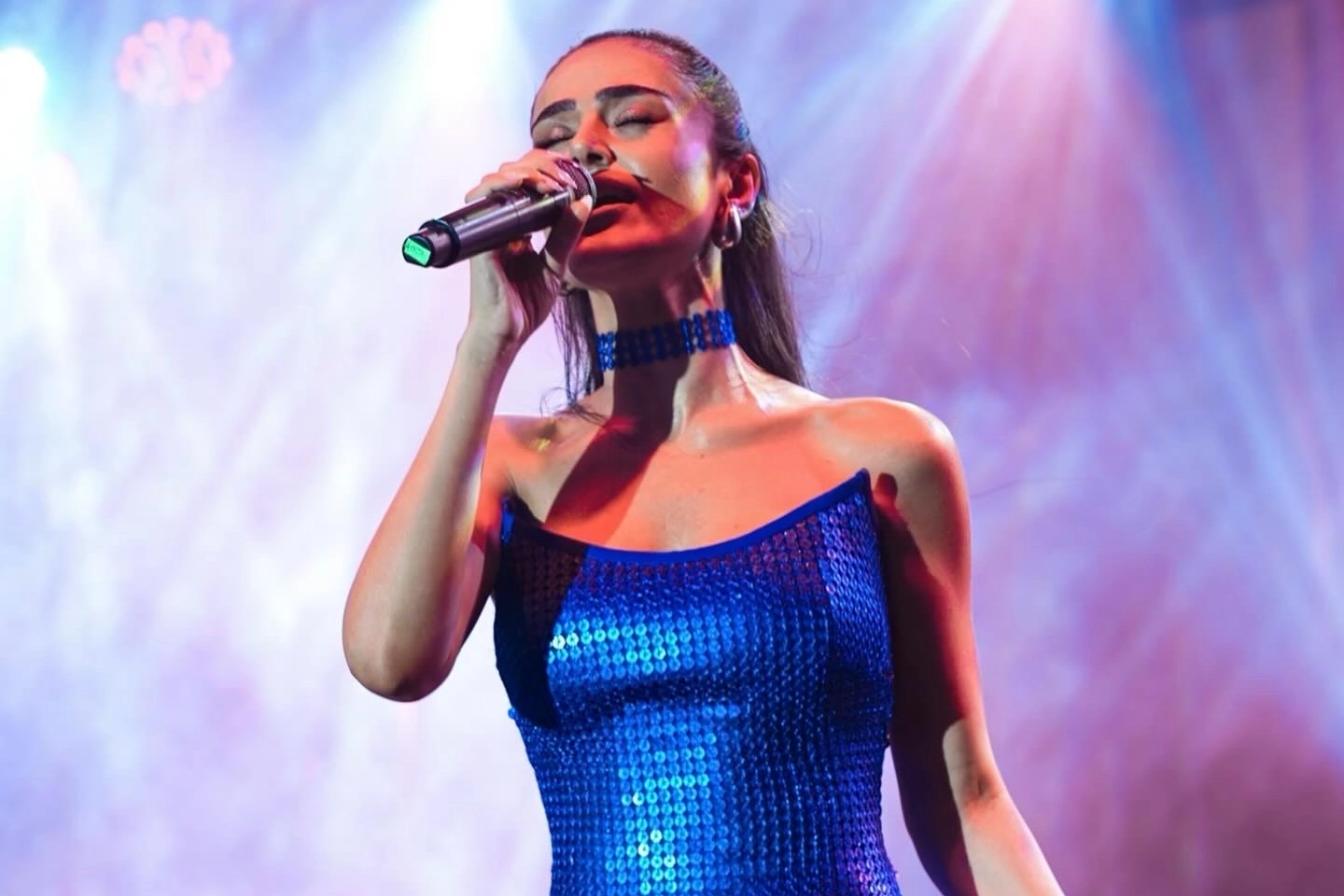 Elif Buse Doğan ‘yaz’ hızını kesmiyor