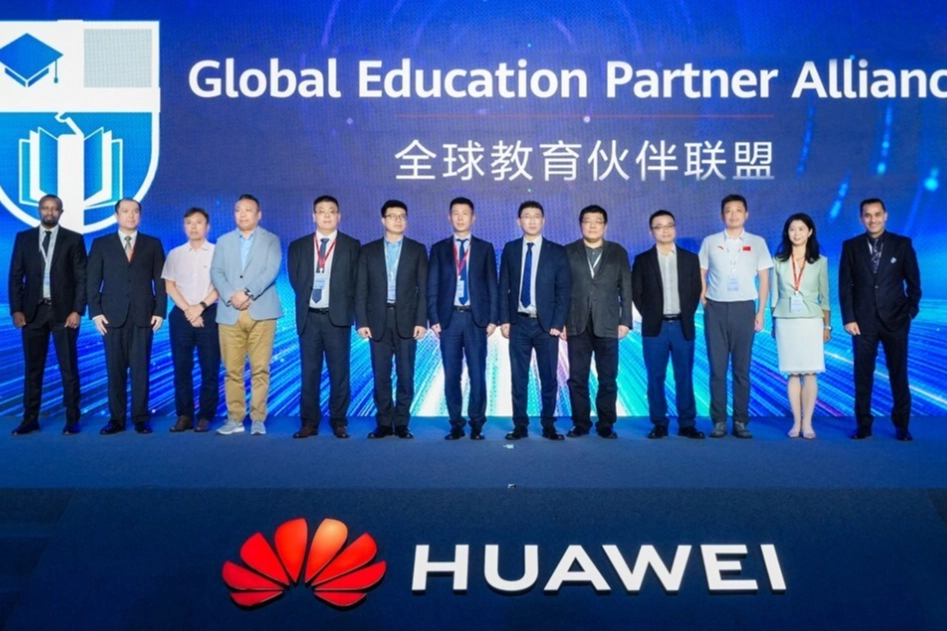 Huawei, endüstri ekosisteminde değeri ortaya çıkarmak için ‘küresel eğitim ve sağlık hizmetleri’ iş ittifakı