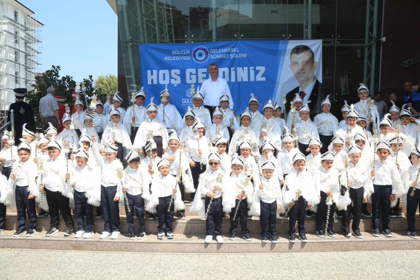 Kocaeli Gölcük’te sünnet çocuklarının mutluluğu şölene dönüştü