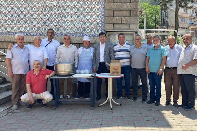 Kütahya Belediyesi’nden haka aşure dağıtımı