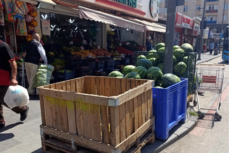 Sivas’ta kaldırım işgallerine milyonluk ceza!