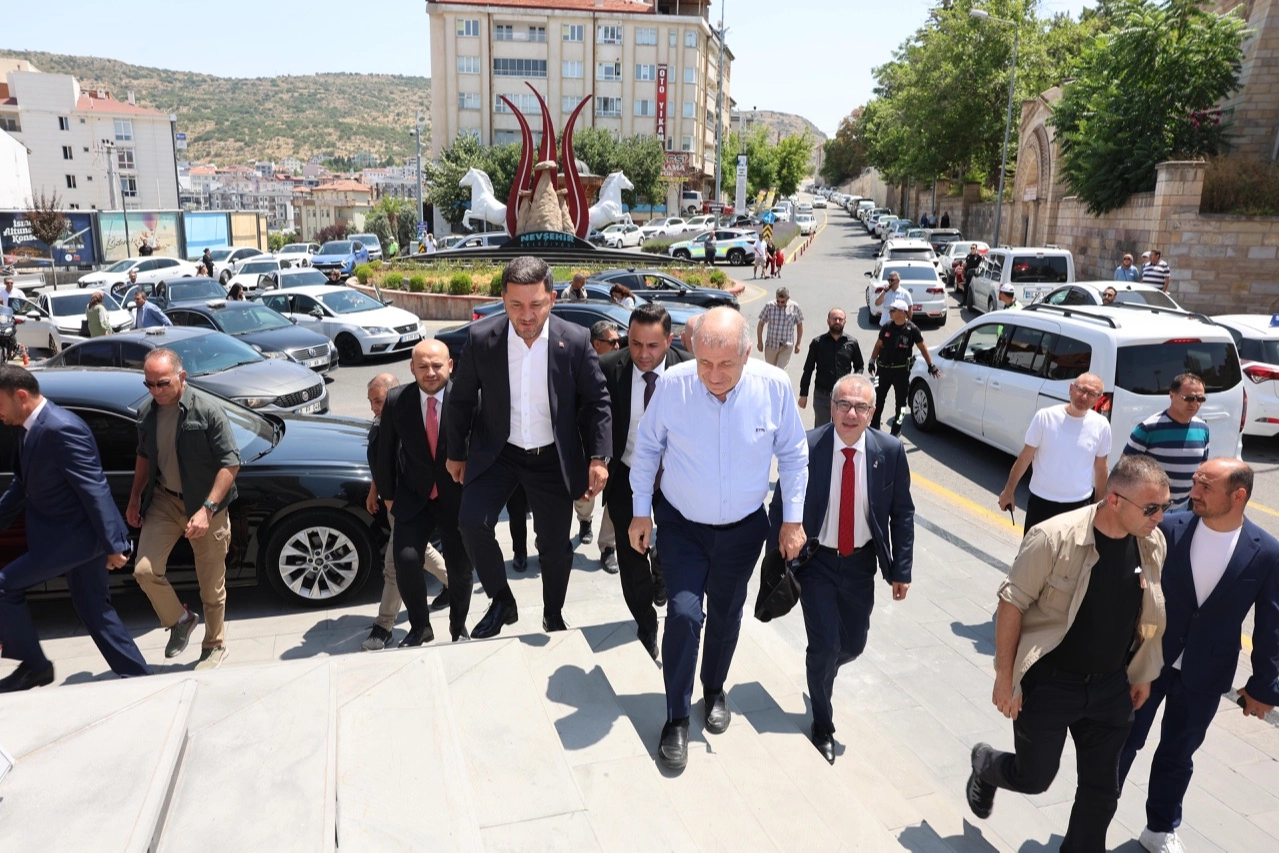 Ümit Özdağ’dan Rasim Arı’ya ziyaret