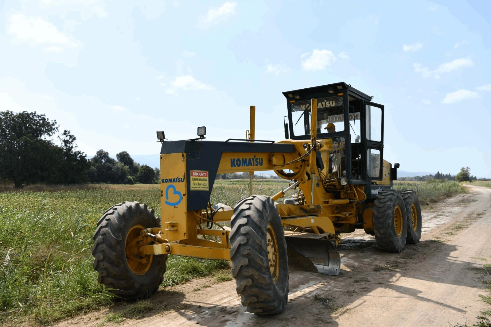 Balıkesir’de tarla ve zeytinlik yollarına büyük dokunuş