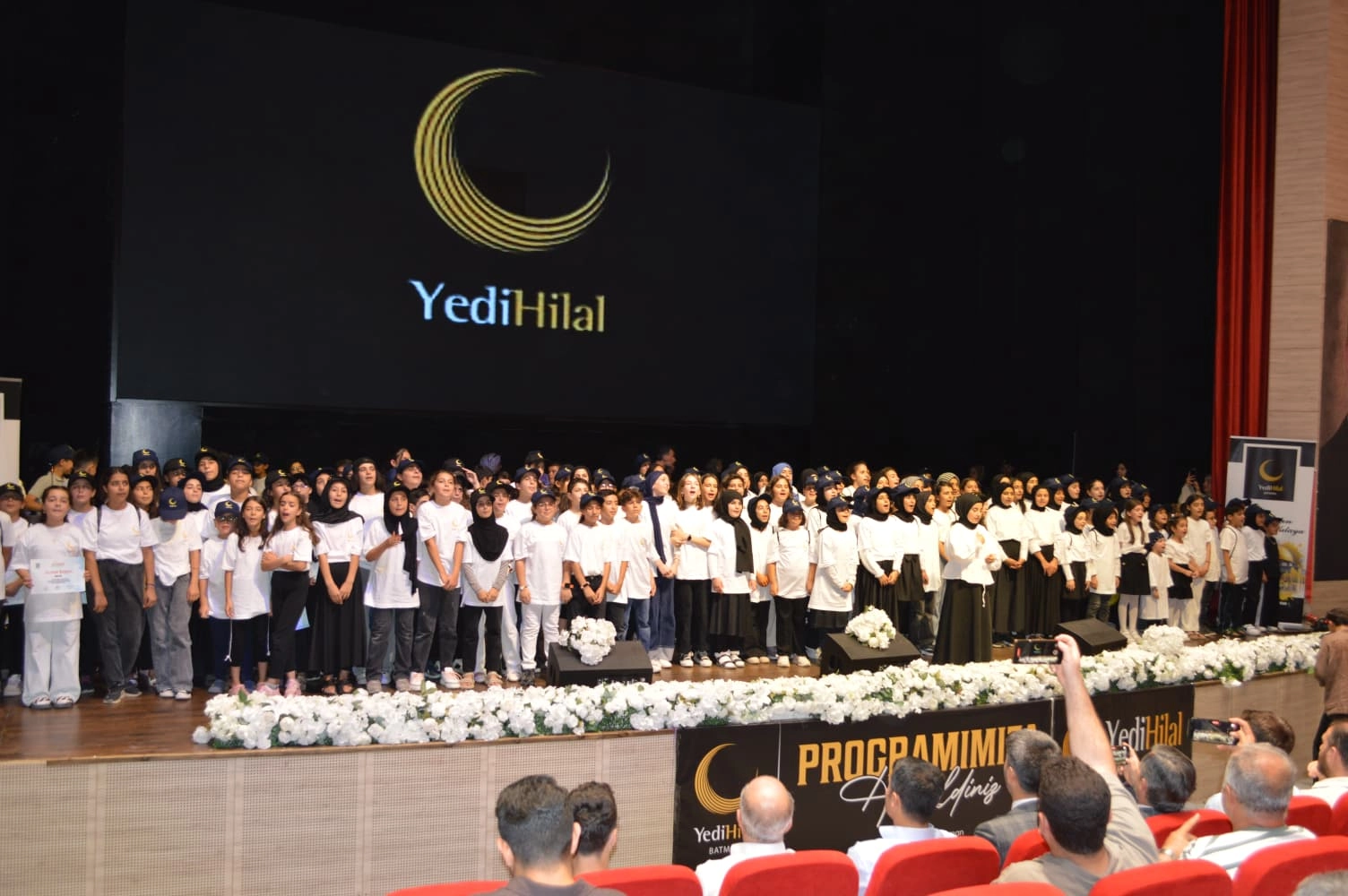 Batman’da ‘Yedi Hilal’den yaz kapanışı