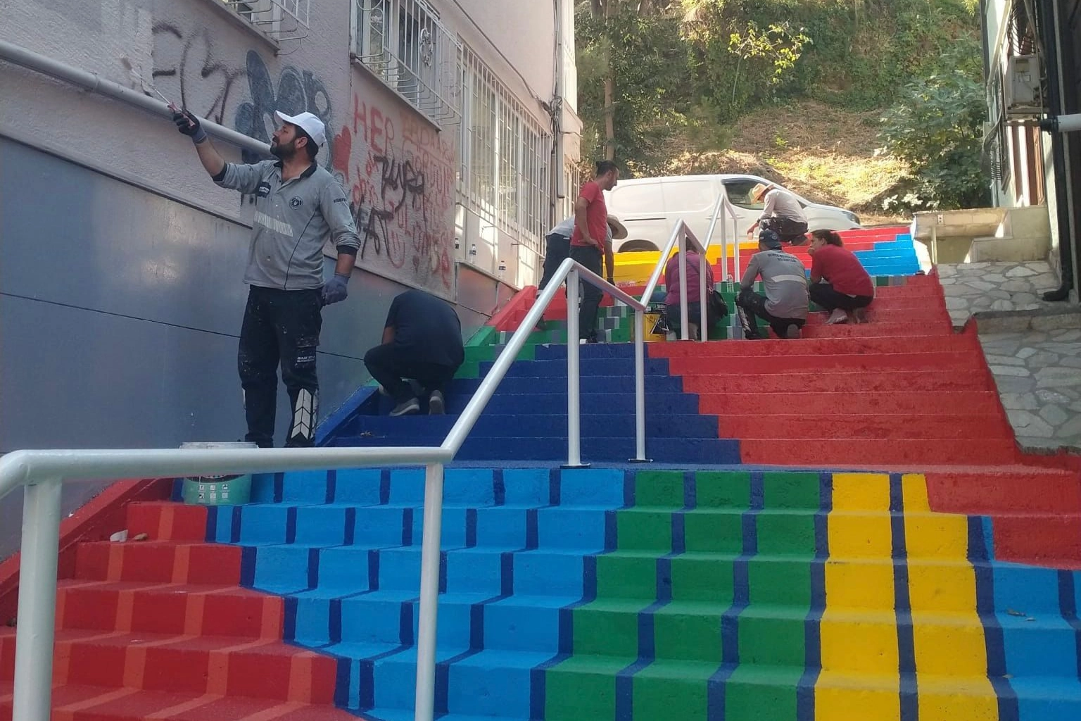 Bursa’da cadde ve sokaklar tuval gibi işleniyor