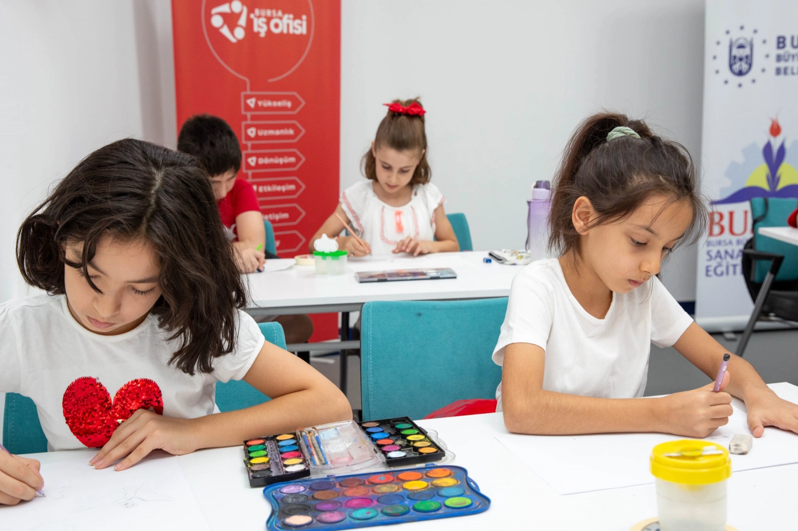 Bursa’da sanat atölyeleri çocuklara renk kattı