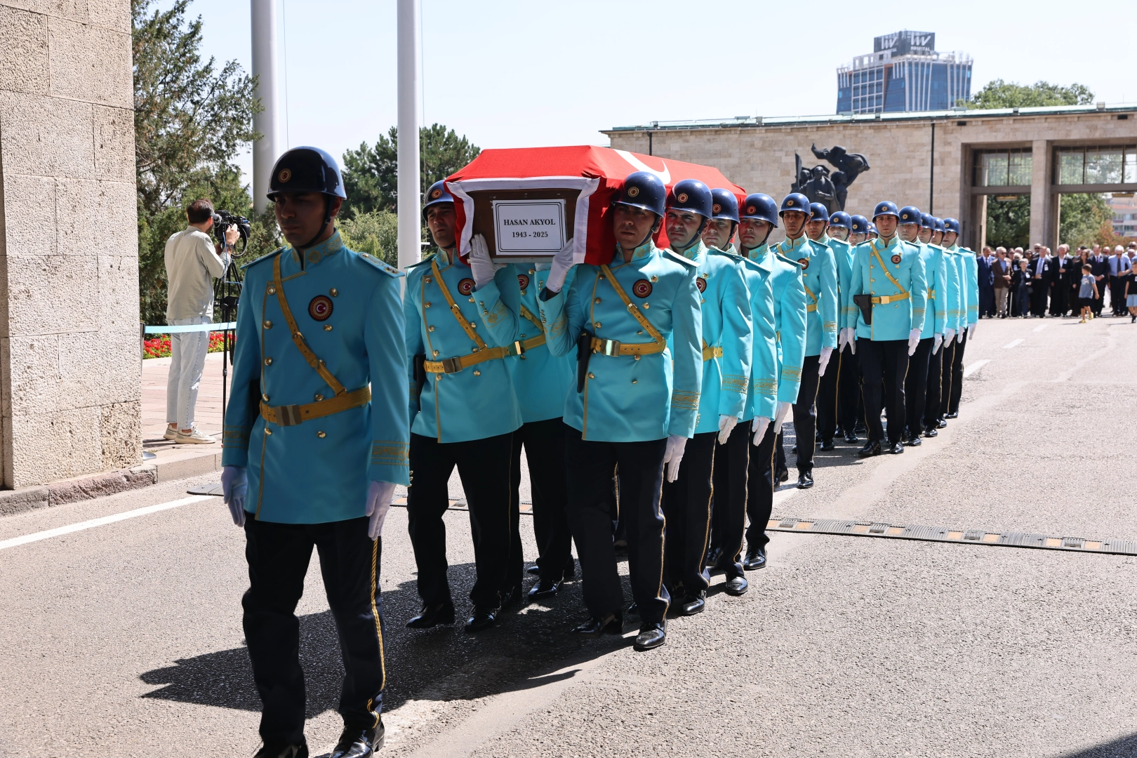 Eski Bakan Hasan Akyol’a son görev