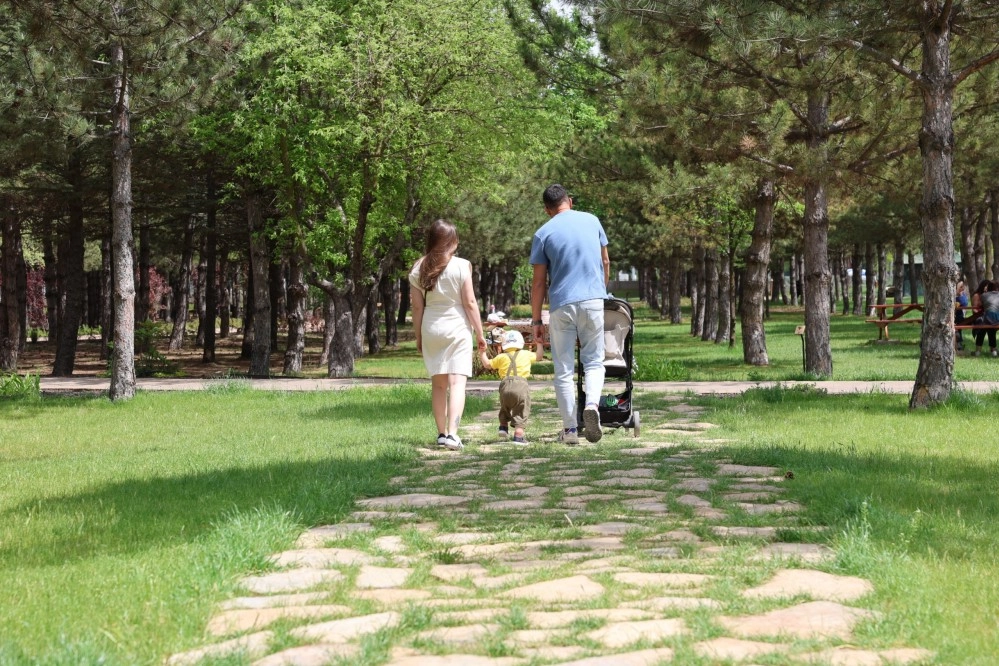 Eskişehir’in geleceği için 10 bin kişi oy kullandı