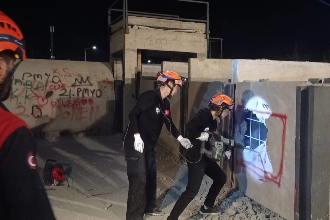 Kahramanmaraş’ta Bacıyan Timi’nden enkaz tatbikatı