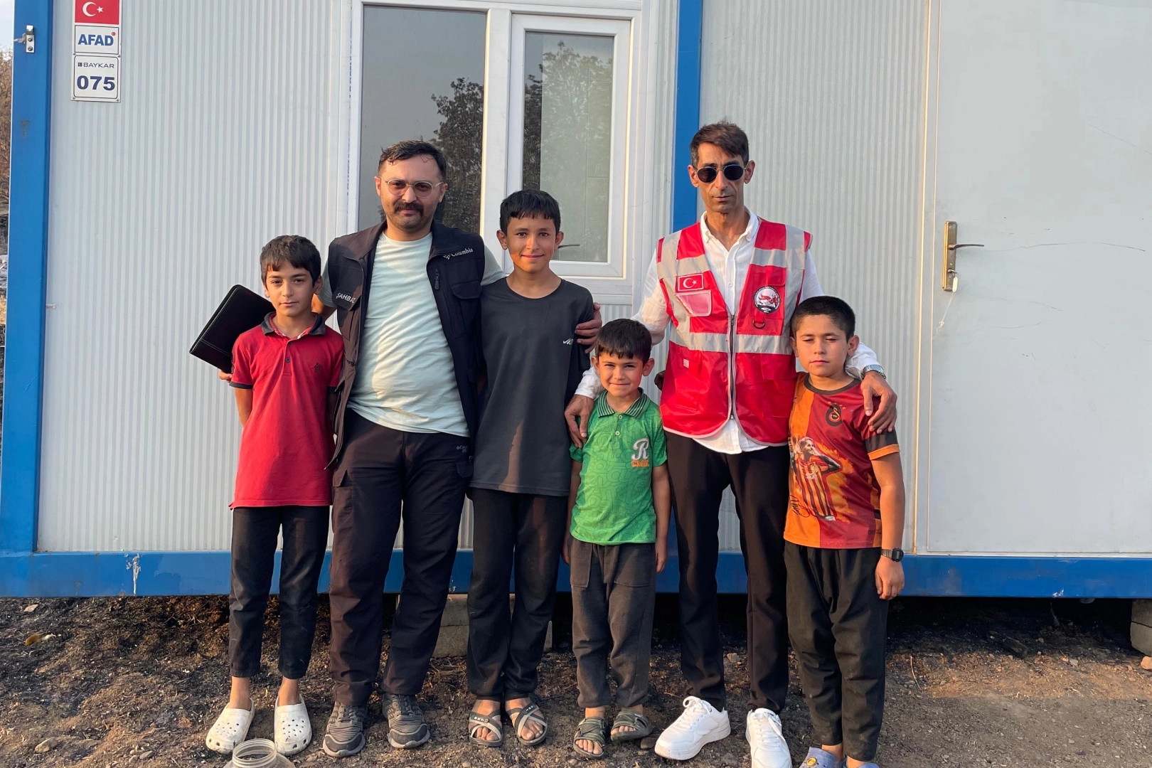 Kahramanmaraş’ta Ülkü Ocakları’ndan yangınzede çocuklara anlamlı destek