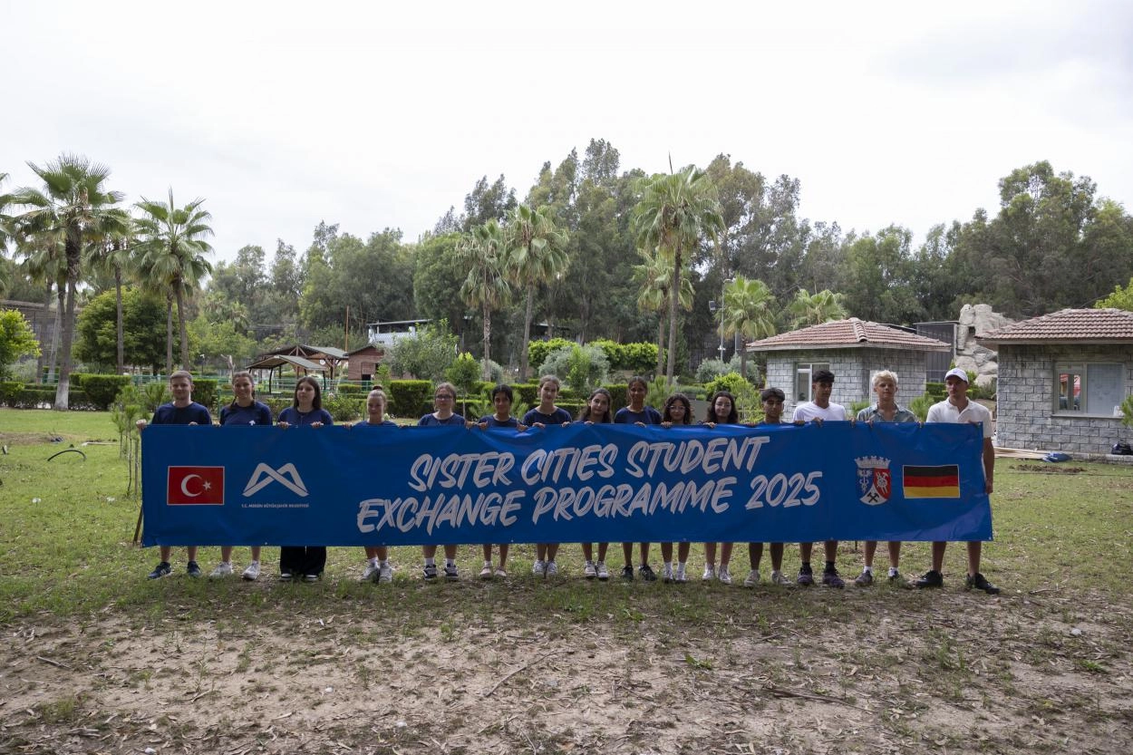 Mersin’de  “Kardeş Şehirler Öğrenci Değişim Programı” renkli geçti