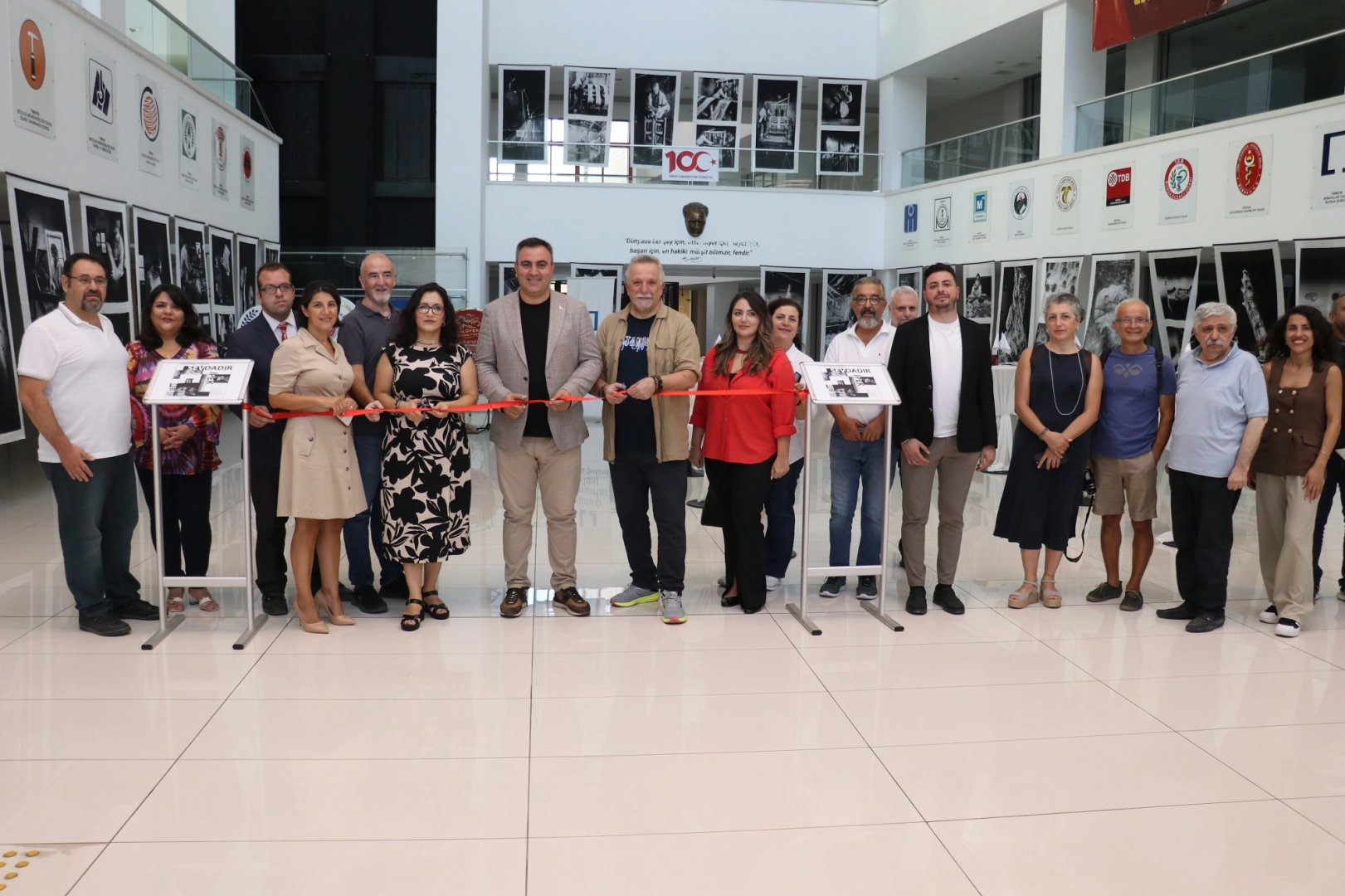 Türkiye’nin en büyük ipek sergisi Bursalılarla buluştu