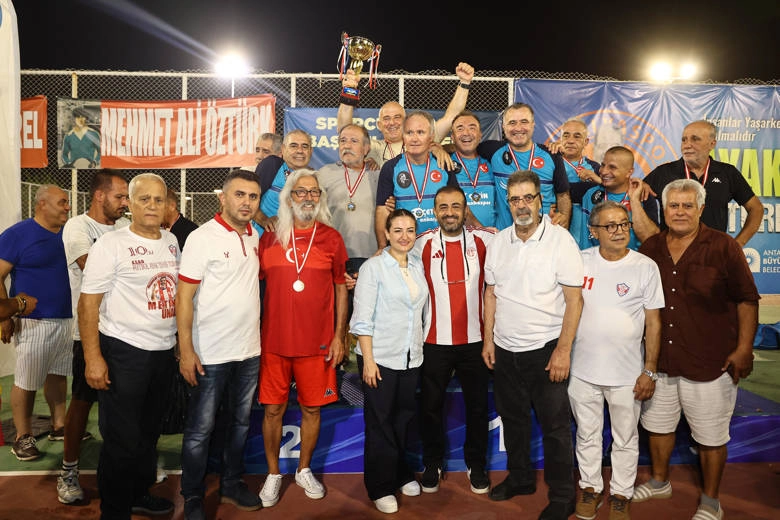 Antalya’da Ayak Tenisi Turnuvası sona erdi