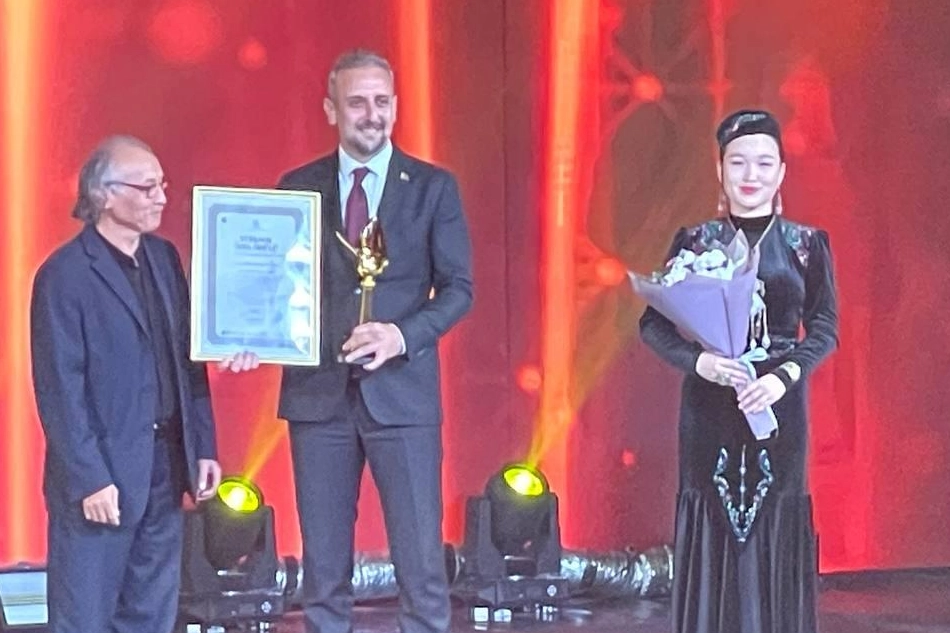 Bursa Devlet Tiyatrosu sezonu uluslararası zirveyle açtı