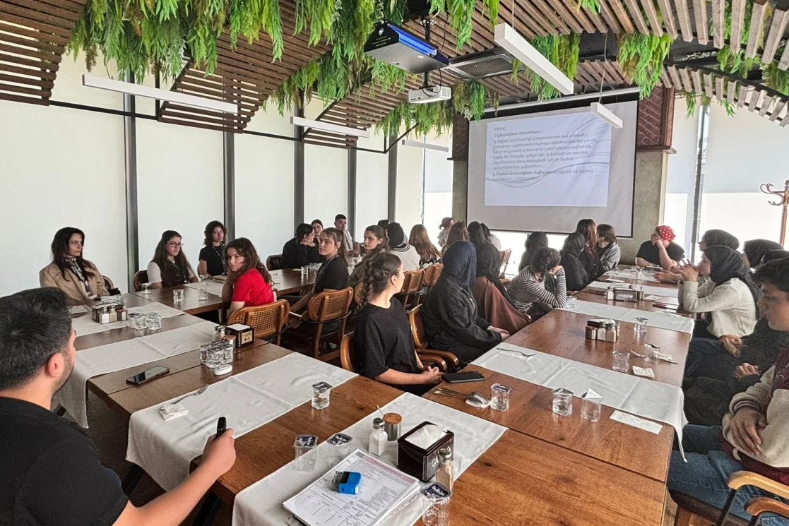 Bursa İnegöl Belediyesi’nden stajyerlere eğitim