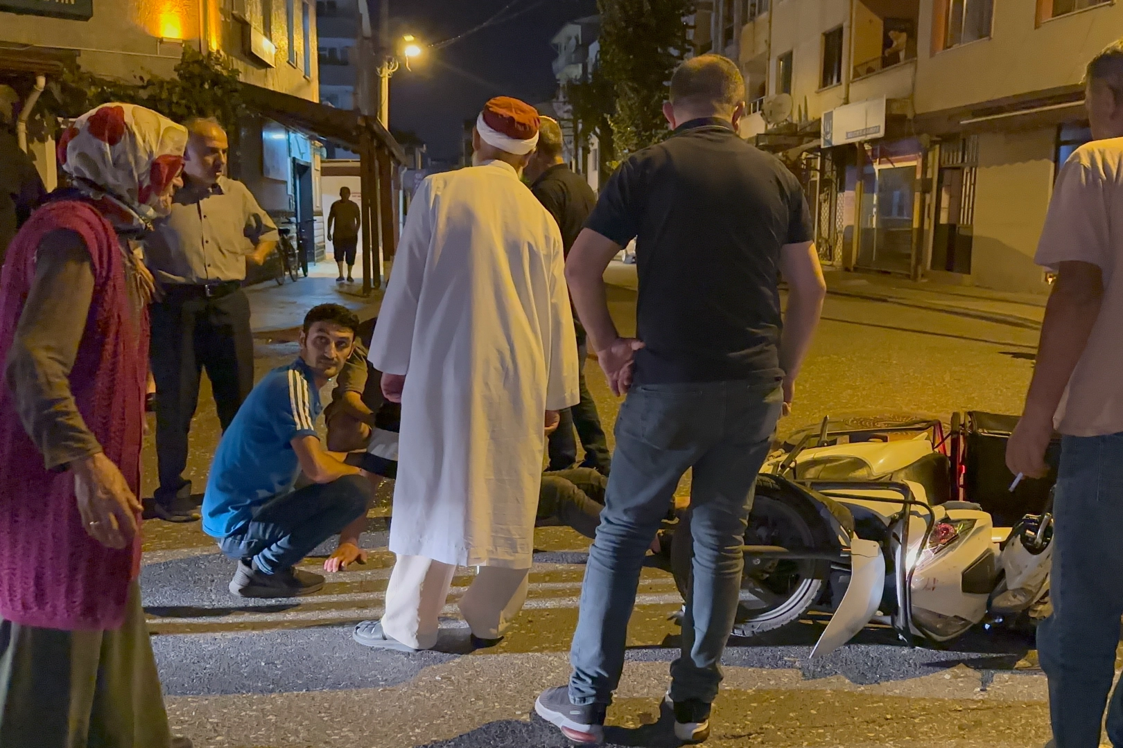 Düzce’de otomobil motosiklete çarptı