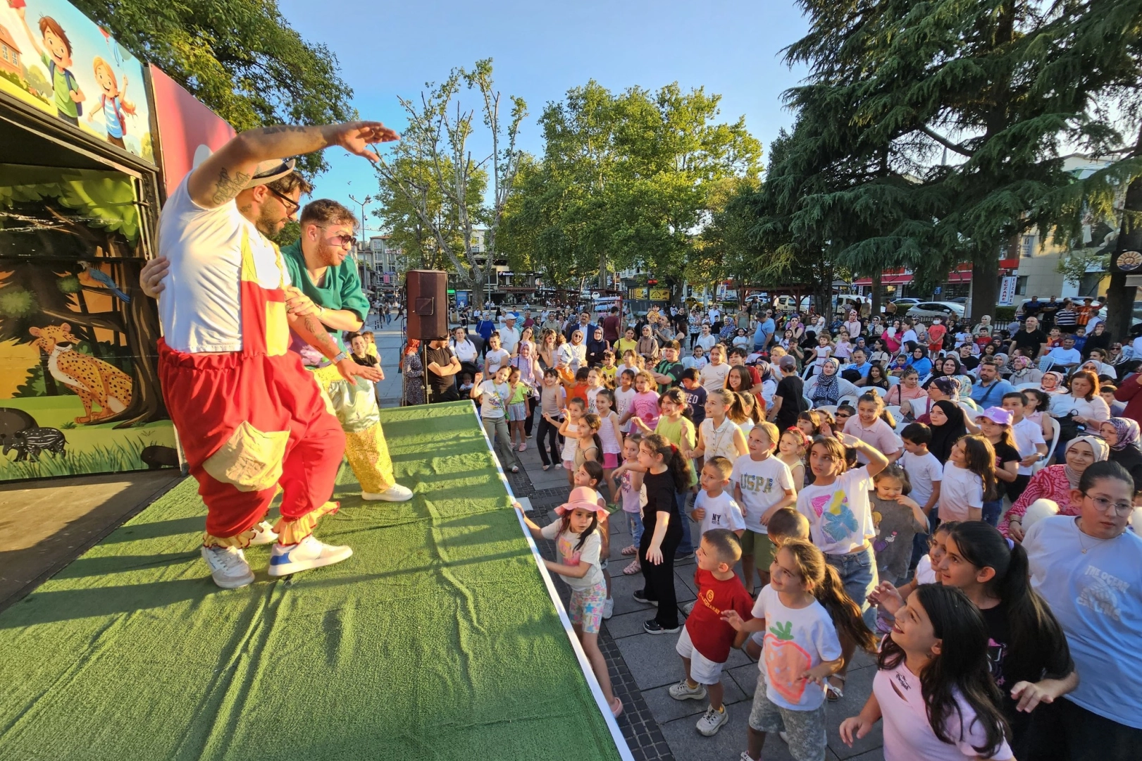 Gölcük’te okula şenlikli ‘merhaba’