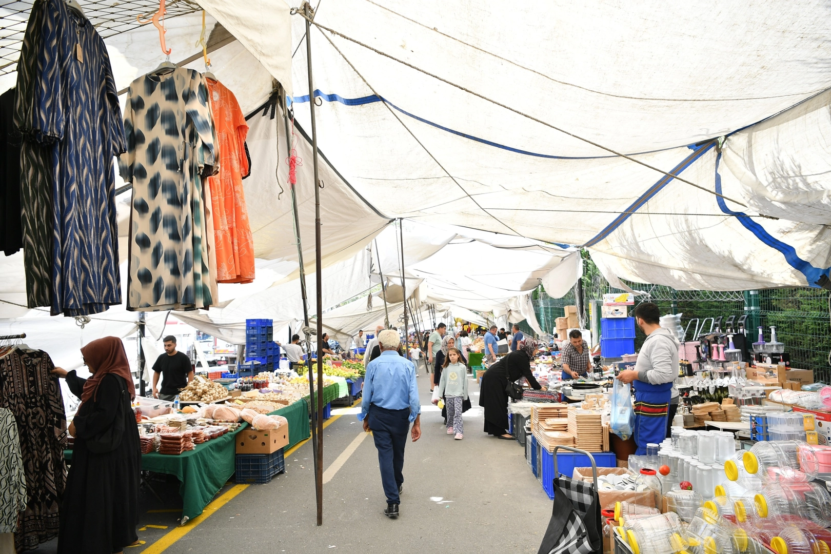 İstanbul Beylikdüzü’nde semt pazarı yeni yerinde