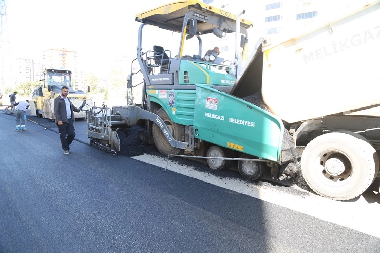 Kayseri Melikgazi’den asfalt çalışması
