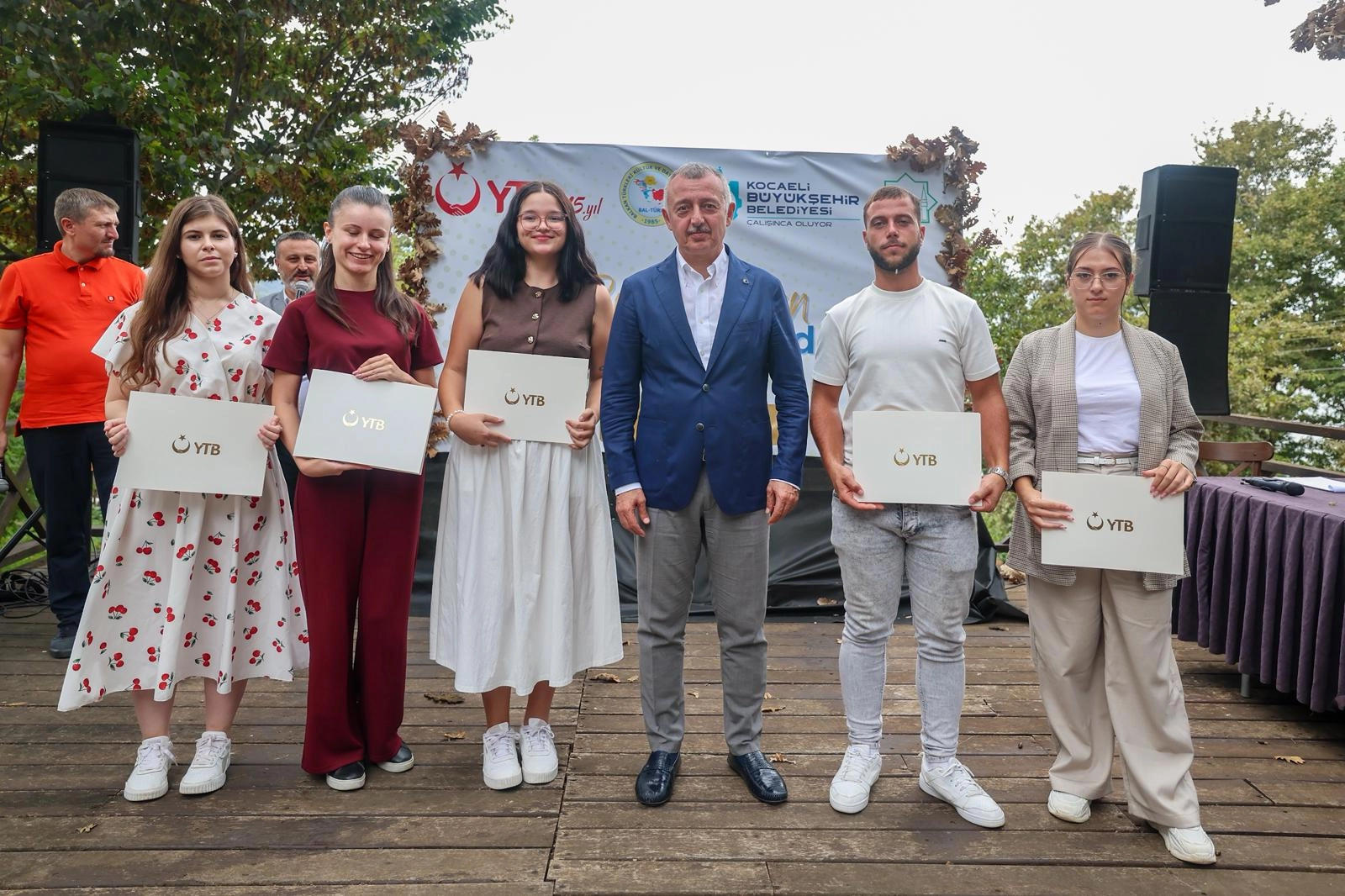 Kocaeli’de Başkan Büyükakın, soydaş gençlerle buluştu