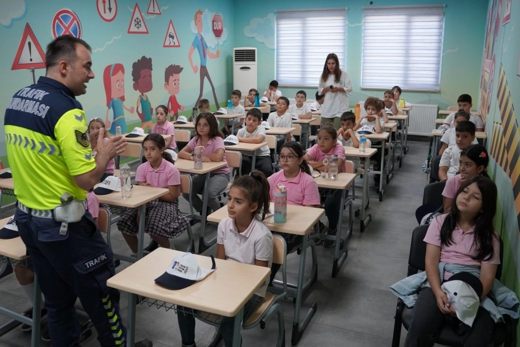 Kocaeli’de geleceğin bilinçli sürücü ve yayaları yetiştiriliyor