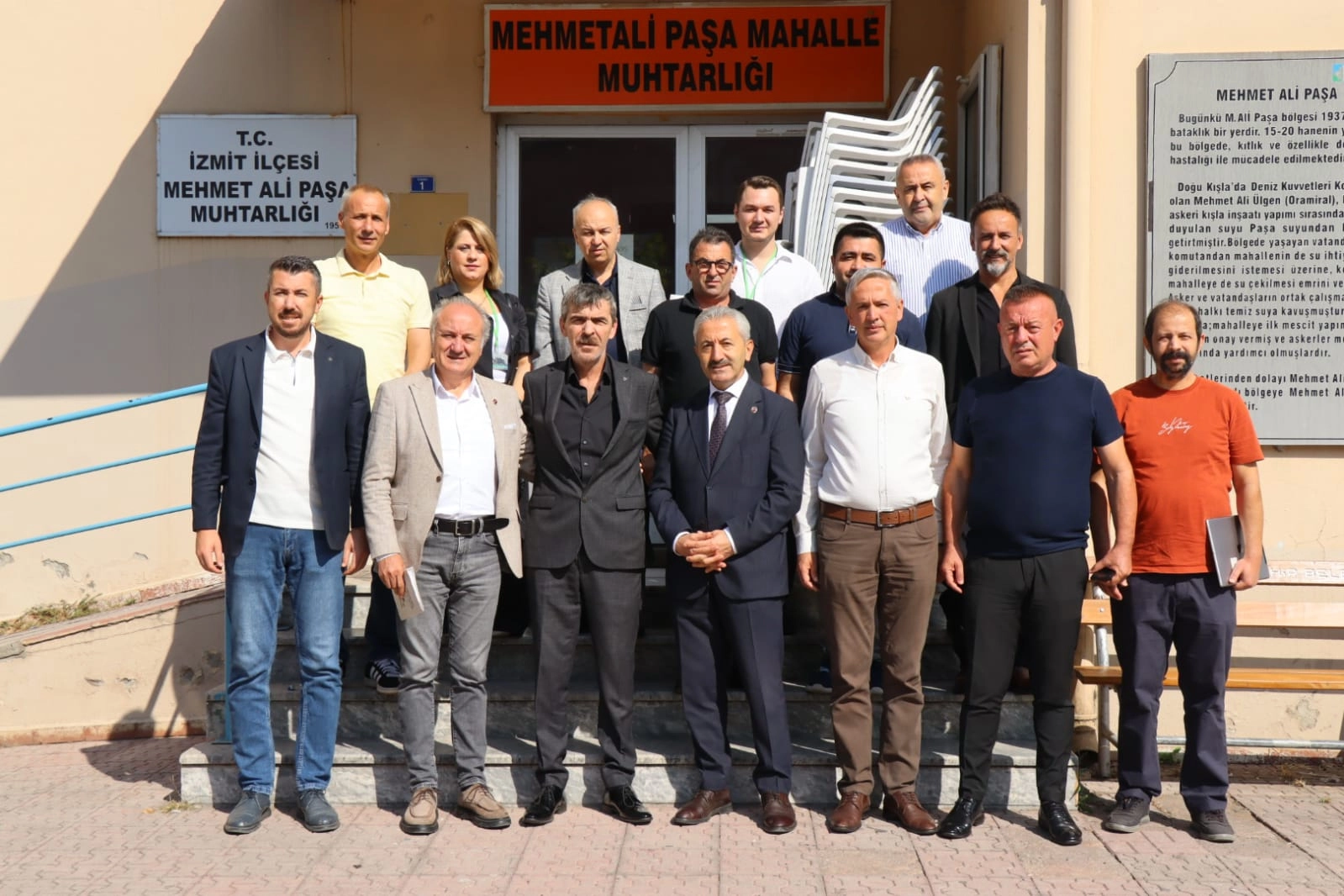 Kocaeli İzmit’te mahalle ziyaretleri sürüyor