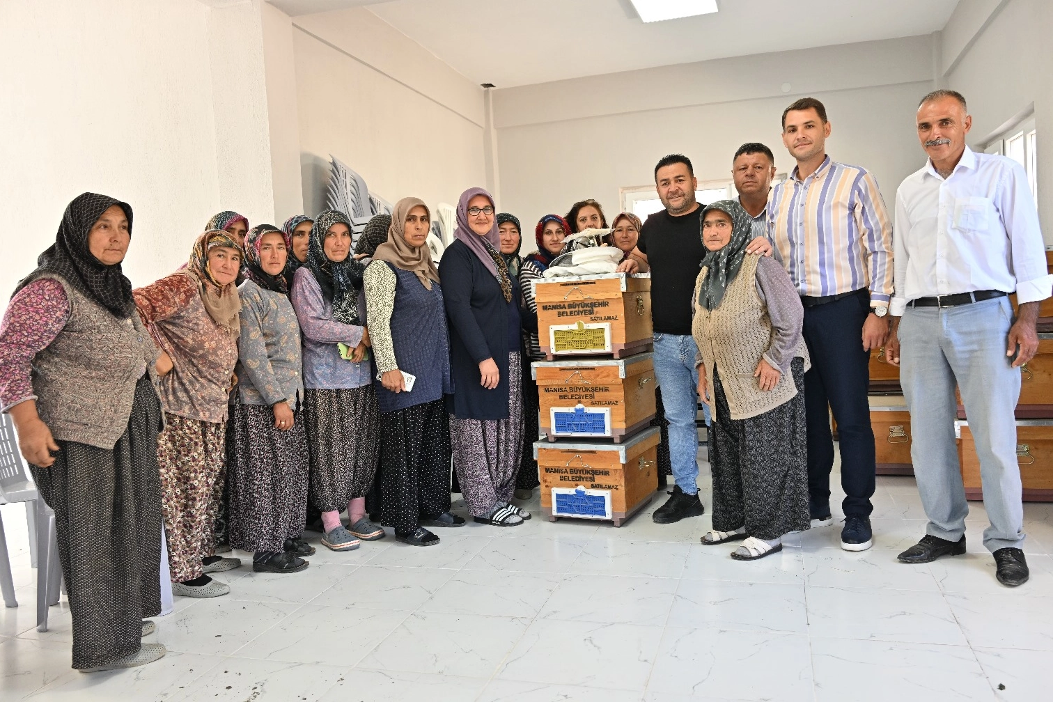 Manisa Kırkağaçlı kadınlara kovan desteği