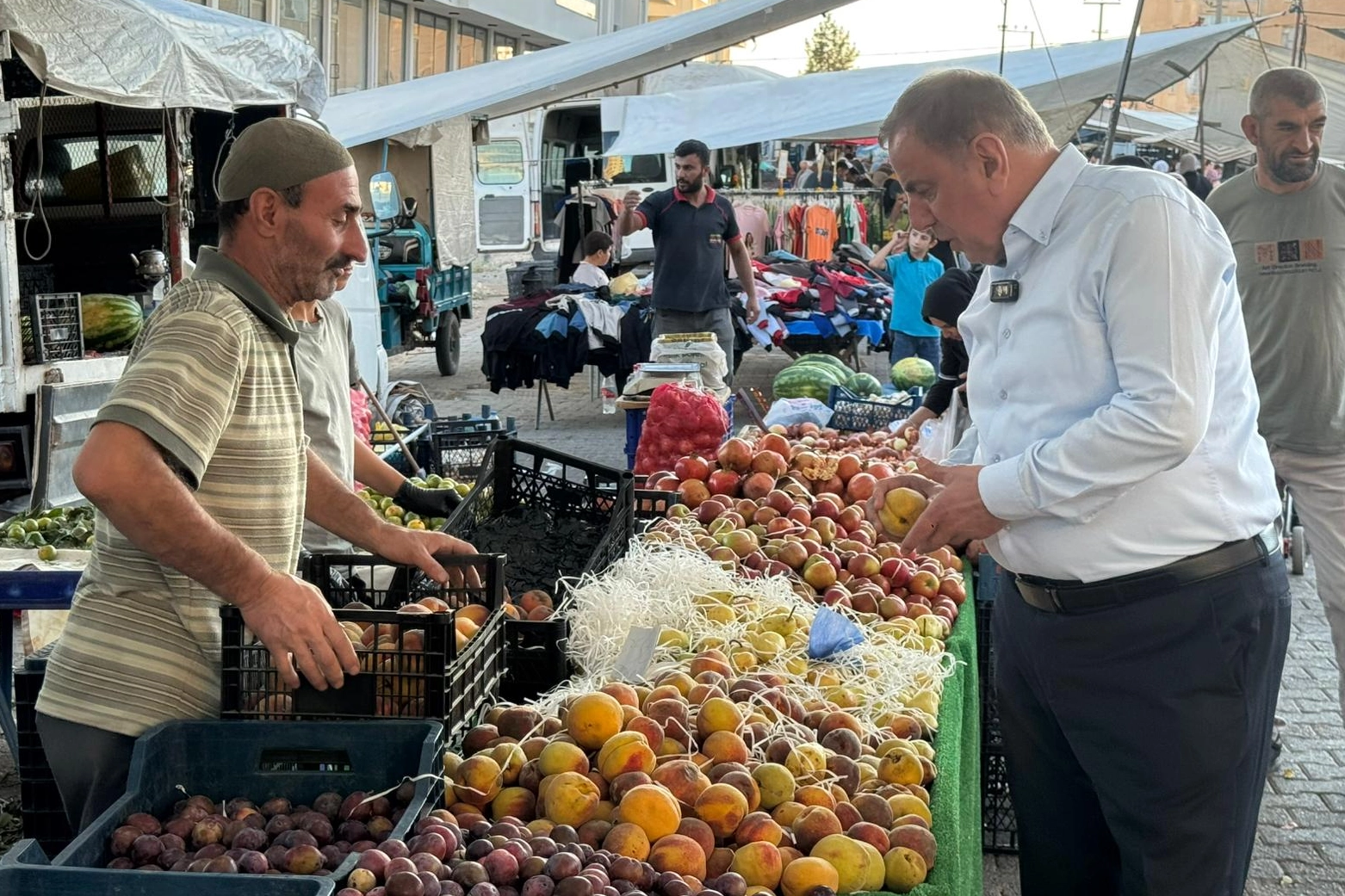 Mardin Midyat’ta Başkan Şahin’den pazar turu