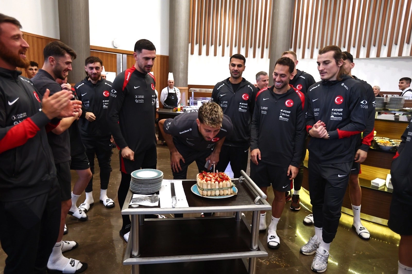 Atakan Karazor’un doğum günü Milli Kamp’ta kutlandı