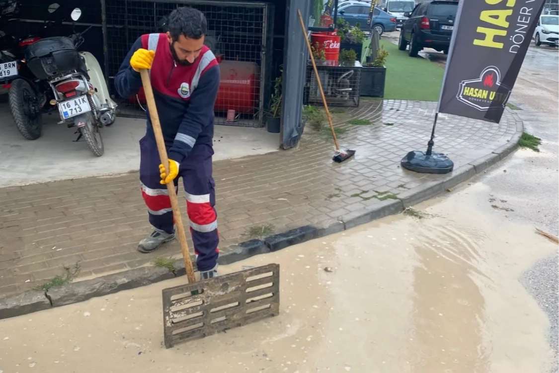 Bursa İnegöl’den rögar temizliklerine destek