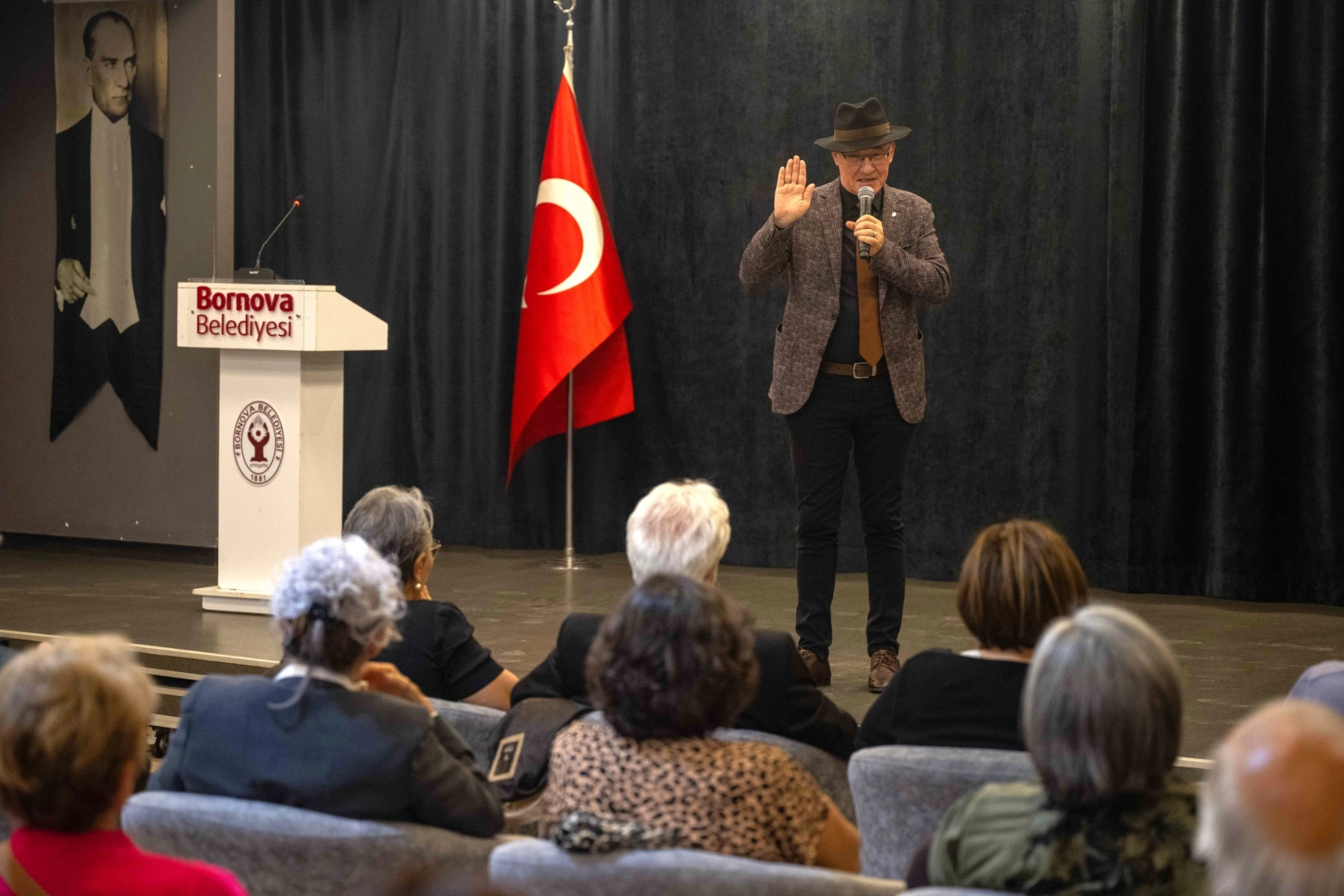 Bornova Kent Söyleşileri’nde ‘Cumhuriyet ve Atatürk’ anıldı
