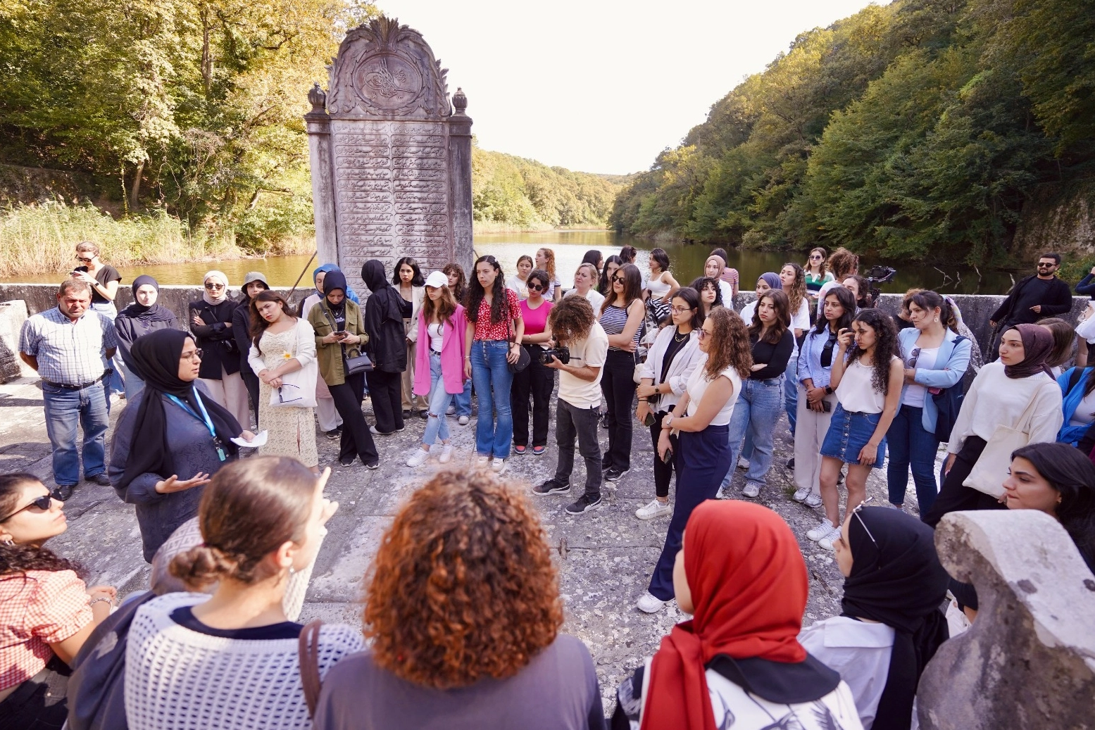 İstanbul’da binlerce kız öğrencinin geleceği aydınlanıyor