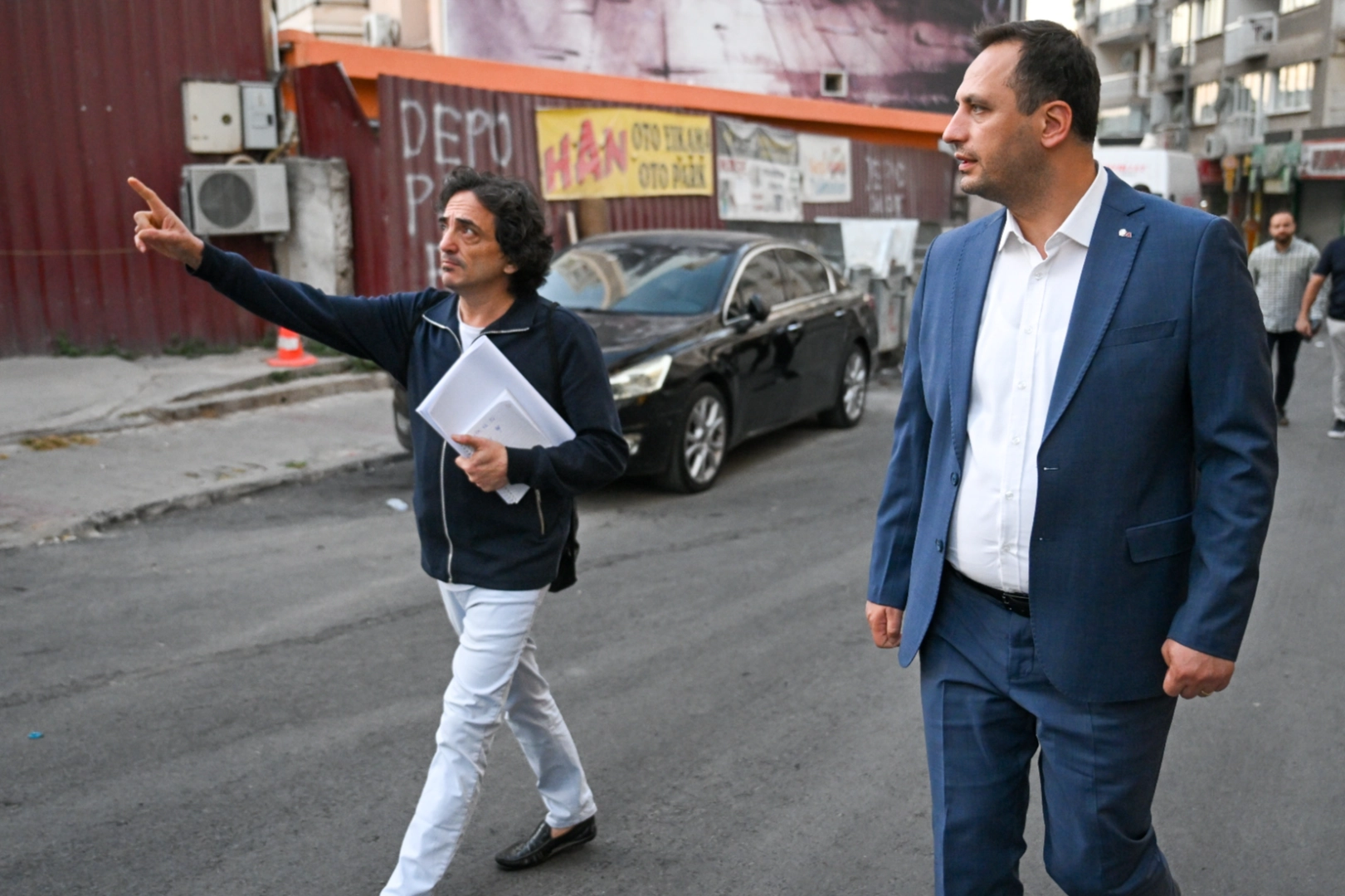 İzmir Bornova’nın kalbinde sabah mesaisi