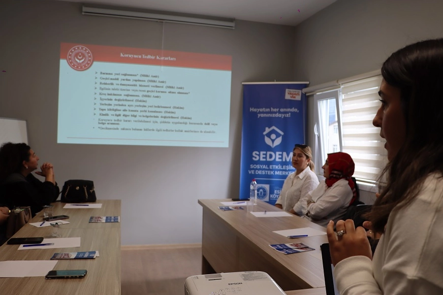 Maltepe Belediyesi’nde kadına yönelik şiddetle mücadele eğitimi