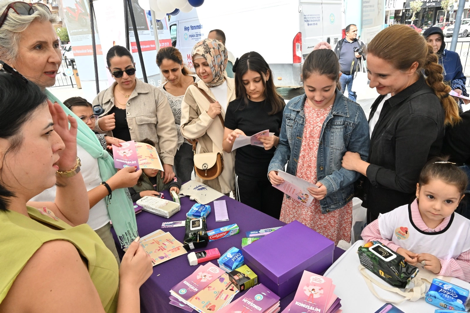 Manisa’da ‘Dünya Kız Çocukları’ farkındalığı