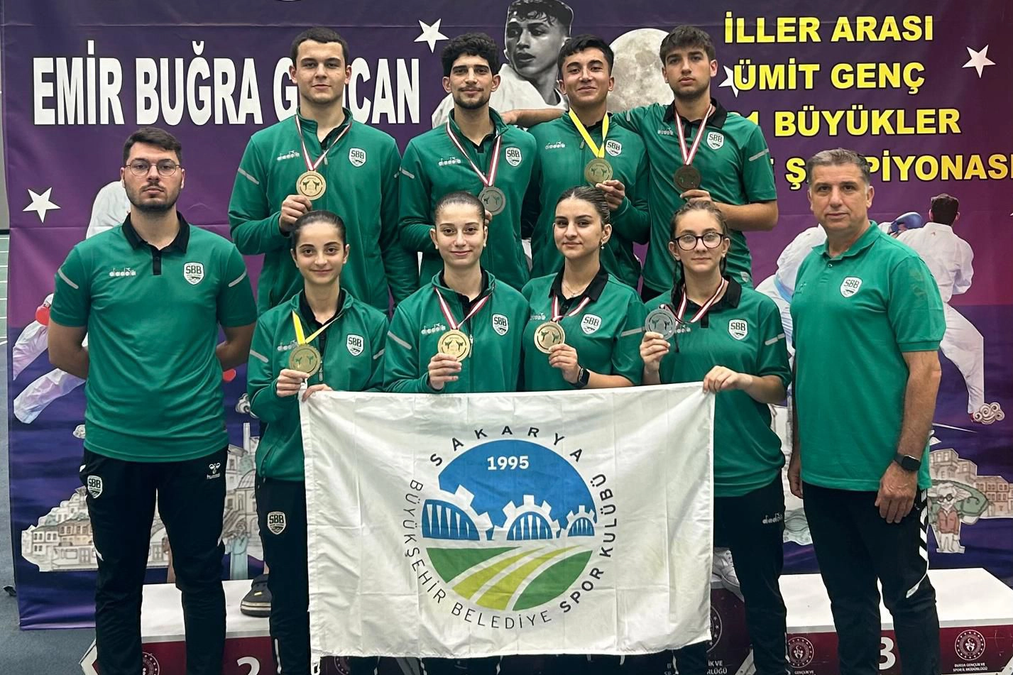 Sakaryalı karateciler Bursa’da madalyaları topladı