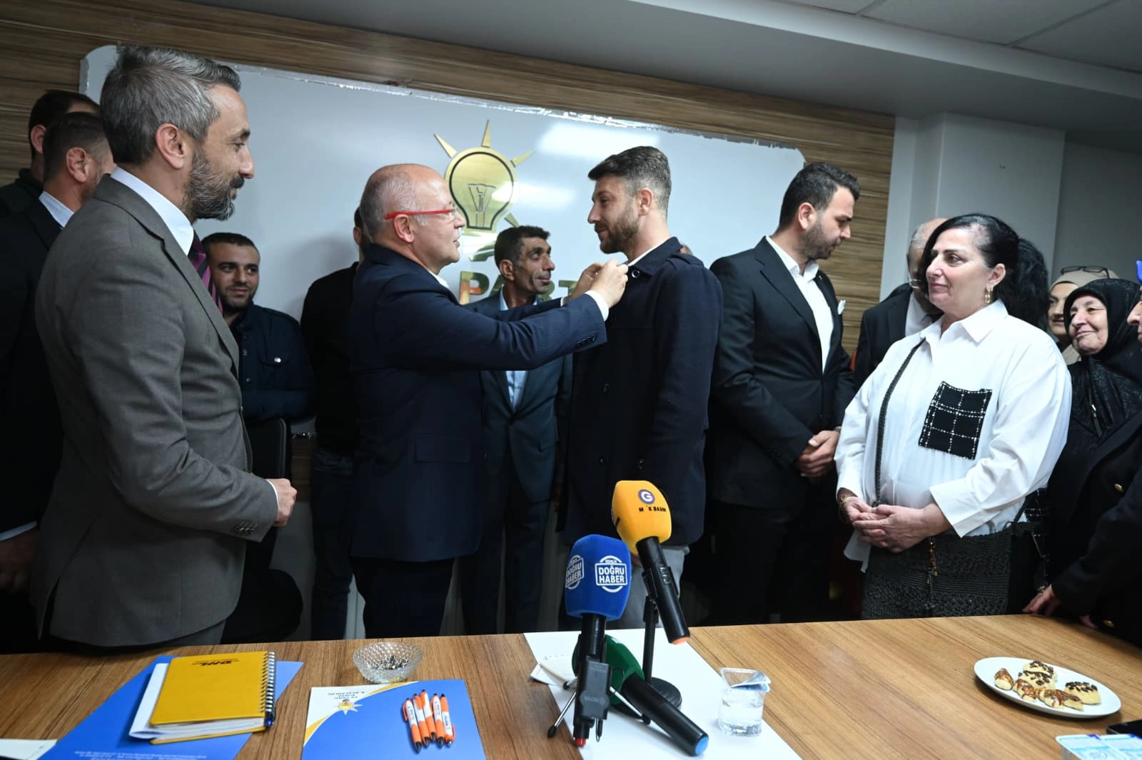 AK Parti Bursa’dan Gemlik ve Orhangazi’ye çıkarma… 800 yeni üye AK Parti’ye katıldı