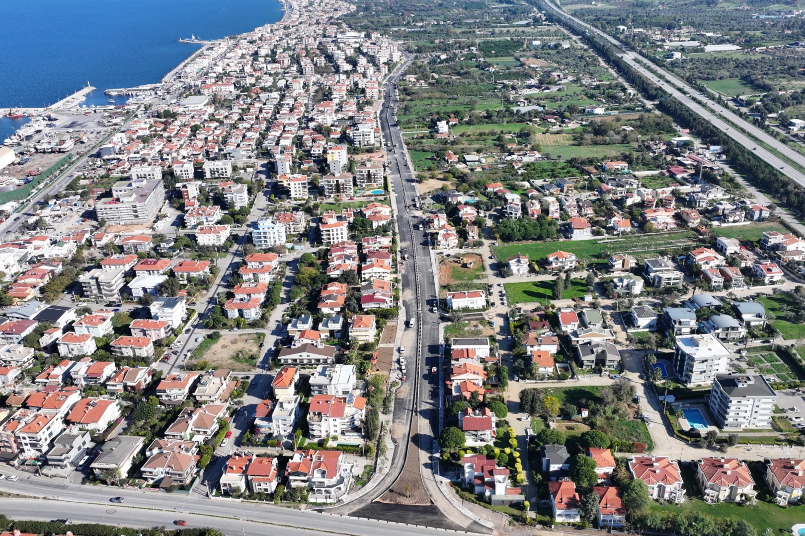 İzmir Güzelbahçe trafiğe yeni bulvarla gün sayıyor