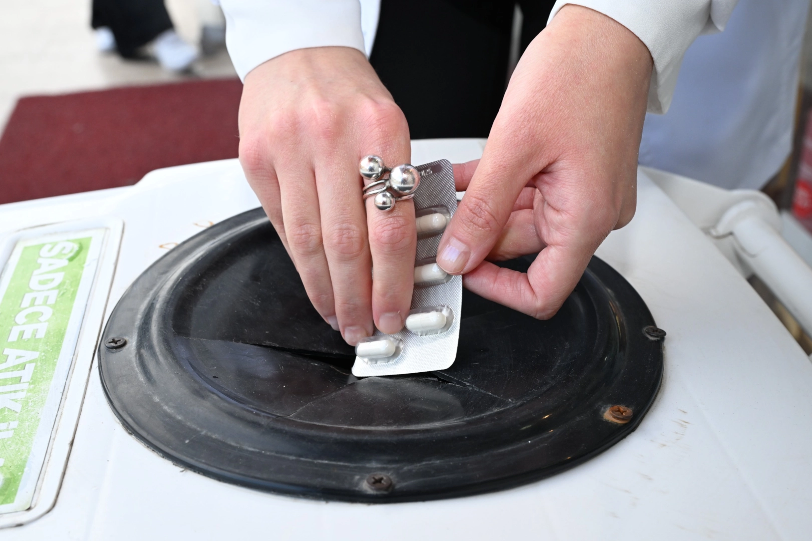 Manisa’da atık ilaçlar için örnek uygulama… Çevreyi kirletmeden toplanacak