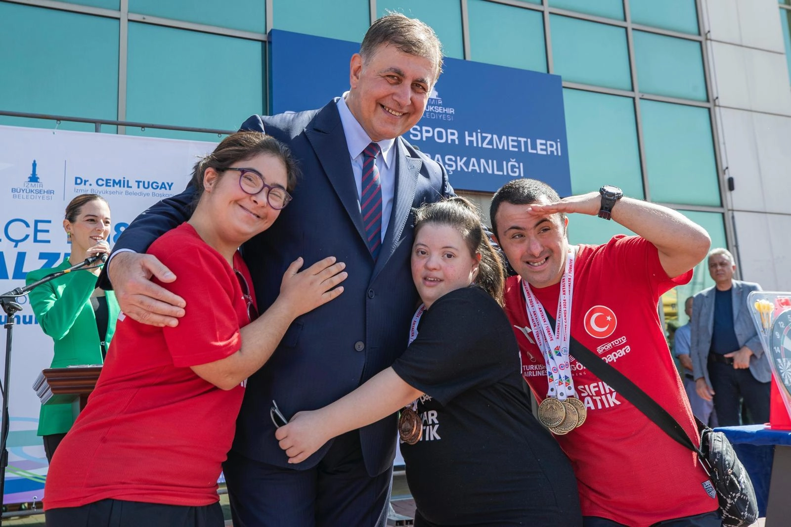 Engelleri aşarak İzmir’e gurur yaşattılar!