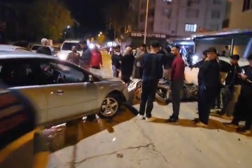 Adıyaman’da kontrolden çıkan araç ortalığı savaş alanına çevirdi!