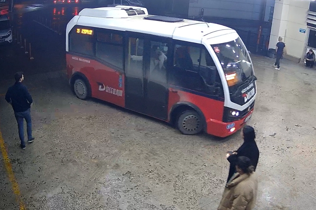 Düzce’de halk otobüsü şoförlerinden örnek davranış