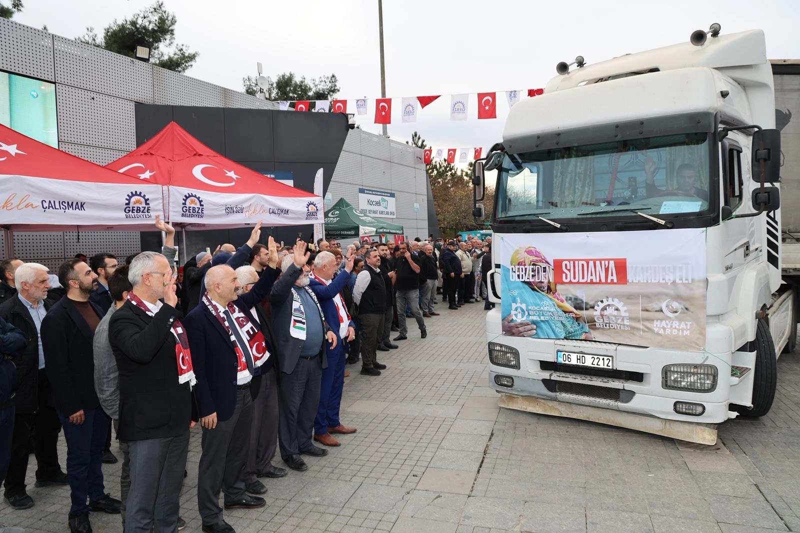 Gebze’den 10 tır Sudan’a uğurlandı