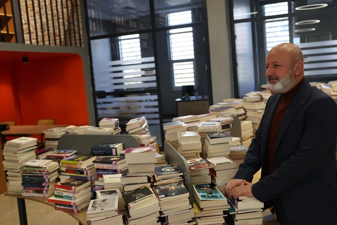 Kayseri Kocasinan’ın Sinan Kütüphanesi gençliğin hizmetinde