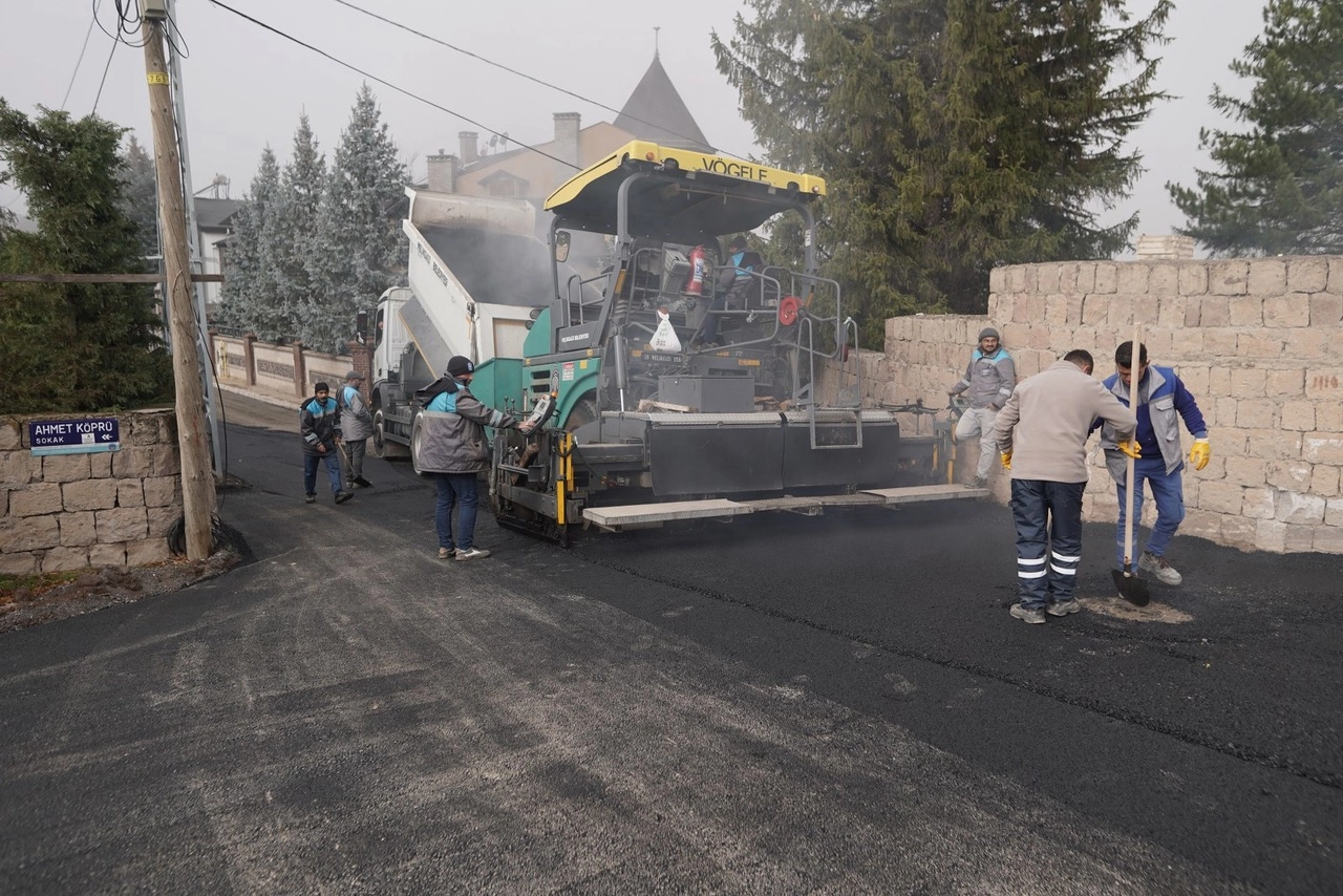 Kayseri Melikgazi’de konforlu ulaşım için yol çalışması