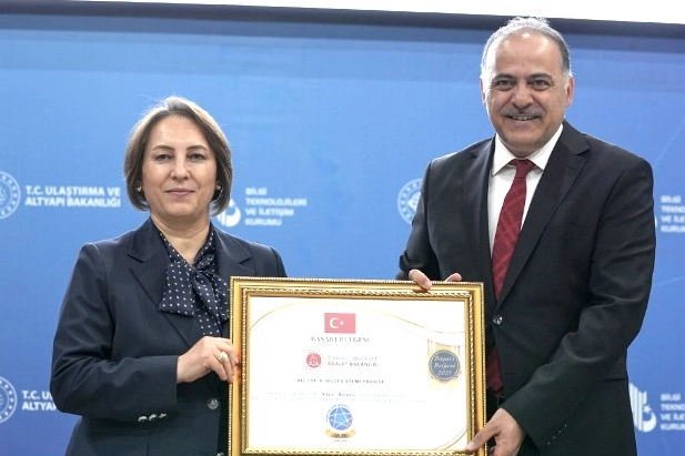 Adalet Bakanlığı’na dijital dönüşüm ödülü