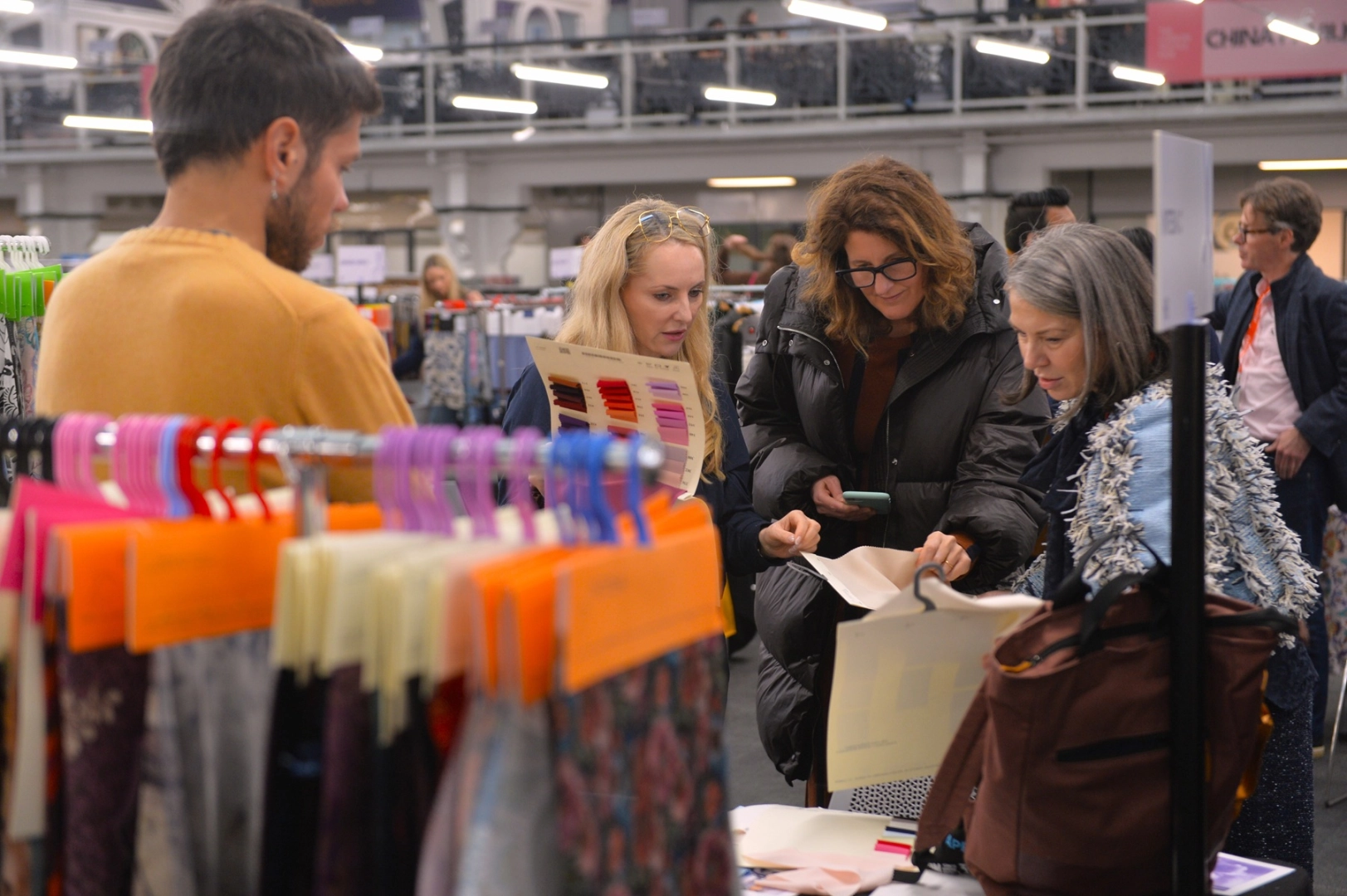 BTSO üyeleri Londra’da Türk tekstilinin gücünü gösterdi…  Giysilik Kumaş UR-GE üyeleri The London Textile Fair’de